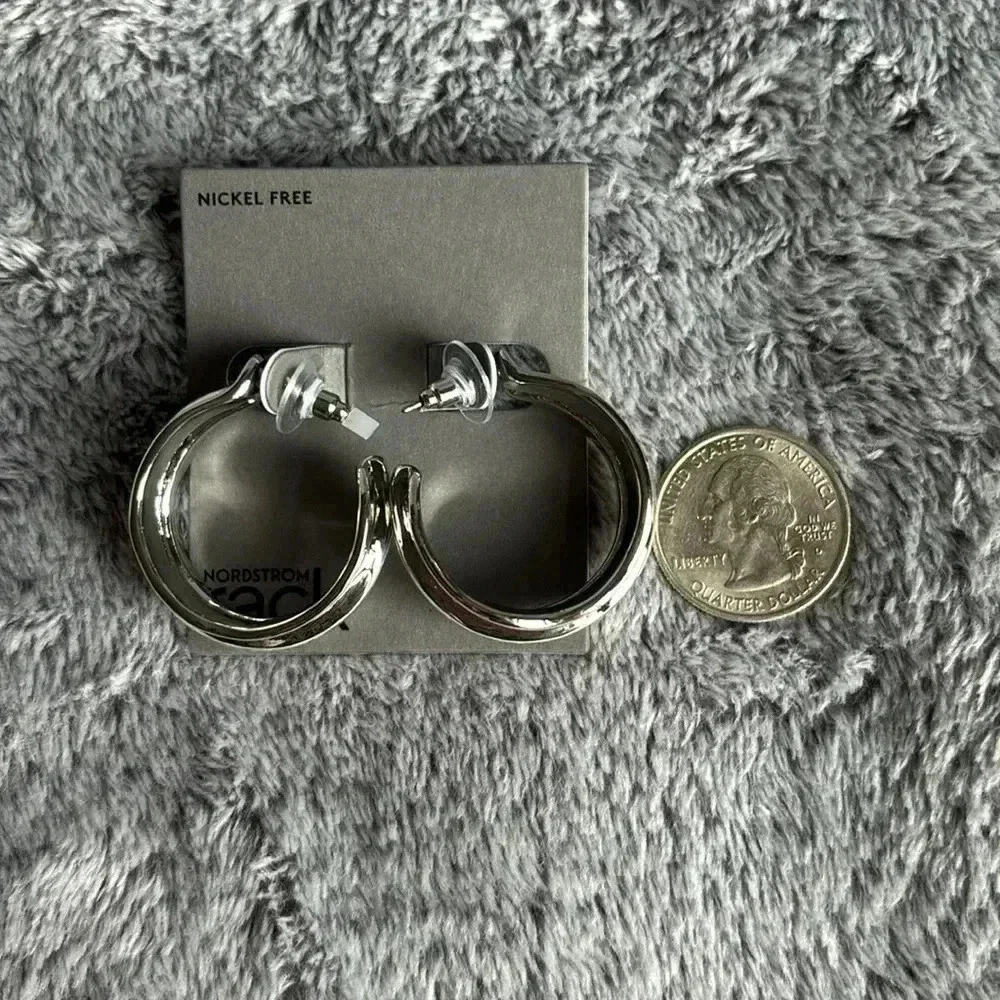 NORDSTROM RACK Wide Ripple Hoop Earrings in Silver NWT